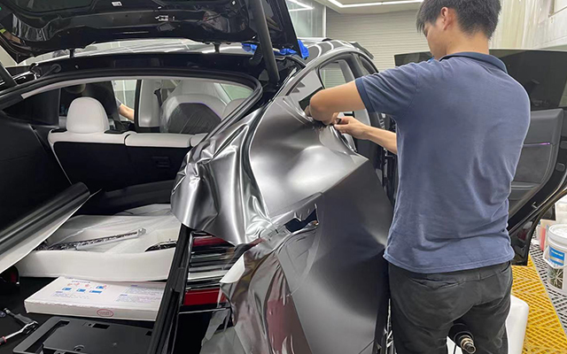 特斯拉MODEl Y 改色电光深邃灰