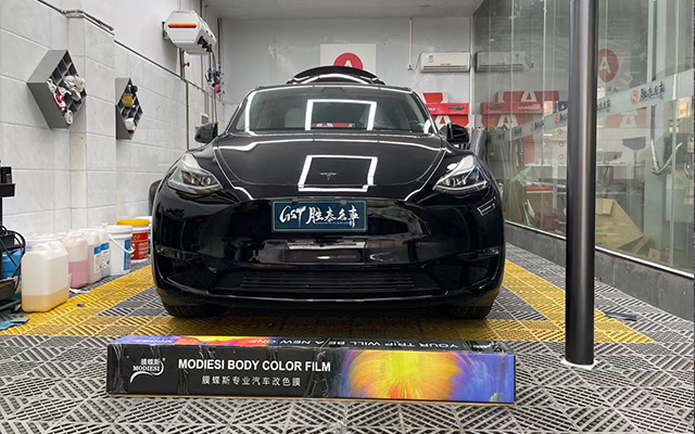 特斯拉MODEl Y 改色电光深邃灰